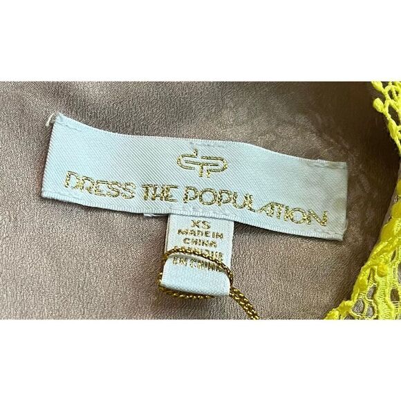 Dress the Population Women's Toni Lace Flutter Sleeve Short Mini Shift Dress - Picture 7 of 8